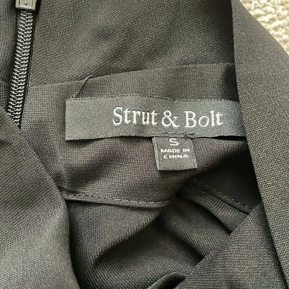 Strut & Bolt black blouse with crossover neck sz S - Picture 5 of 6